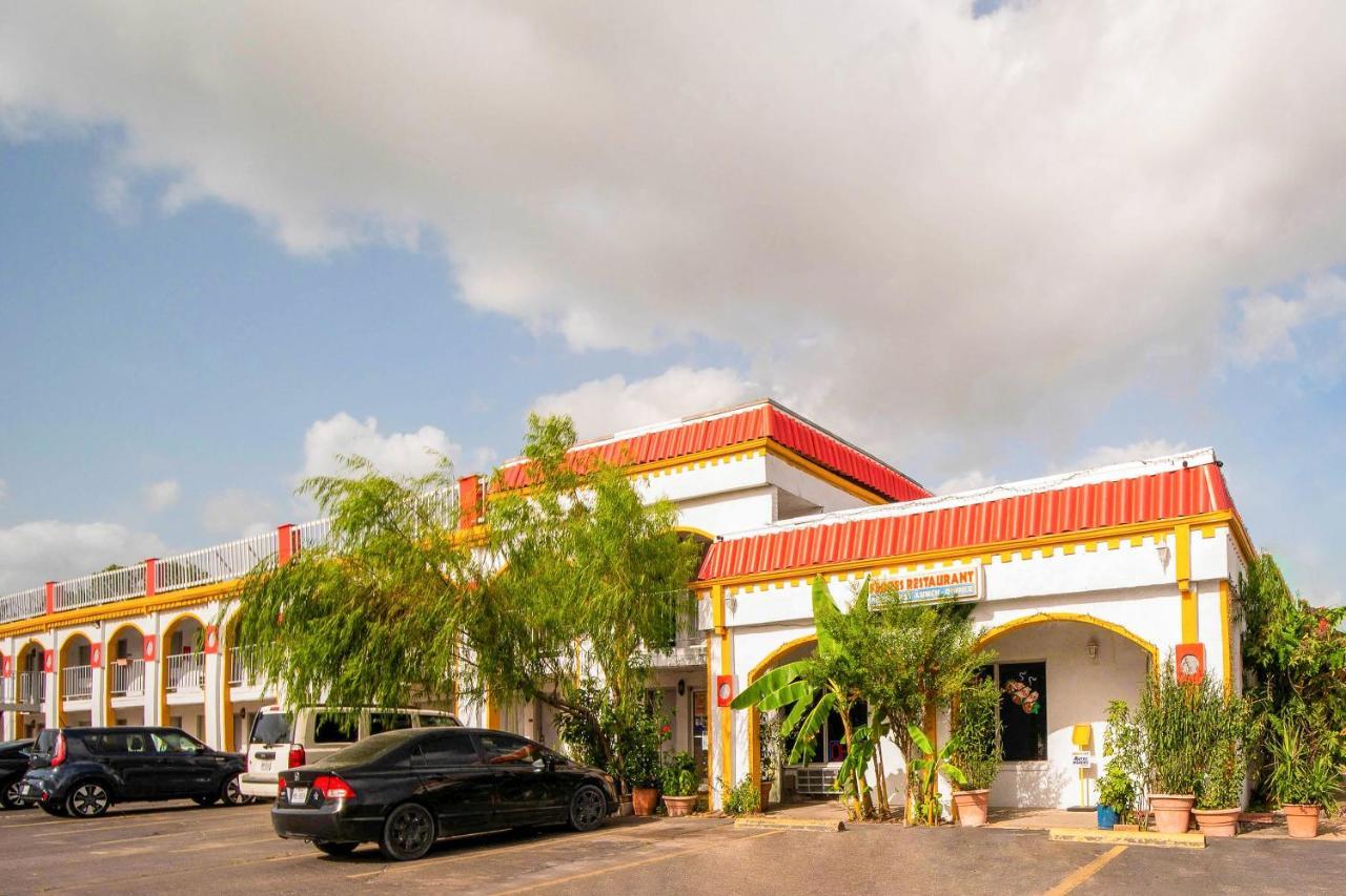 O Houston East I-10 Hotel 2*
